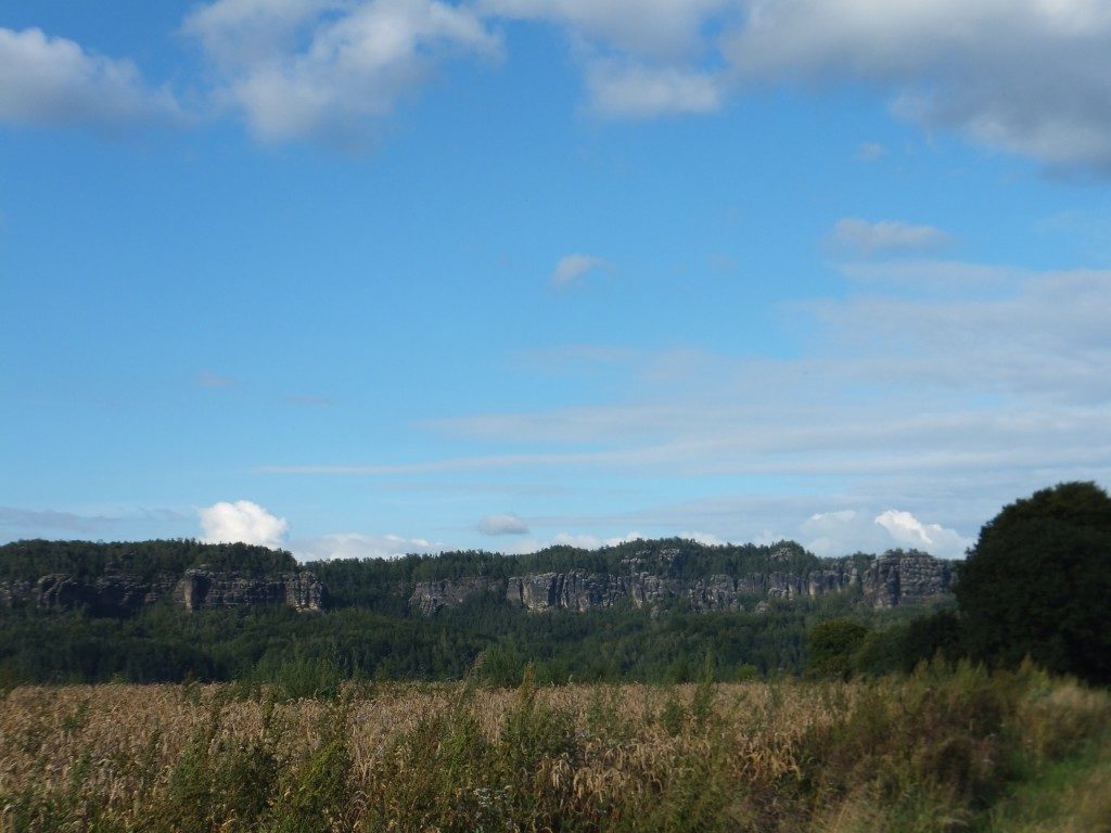 Blick zu den Schrammsteinen von Reinhardtsdorf aus