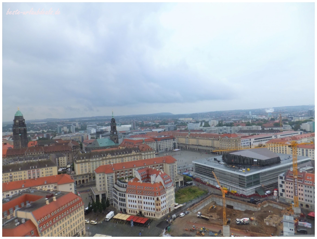 Aussicht-von-der-Frauenkirche-über-Dresden-
