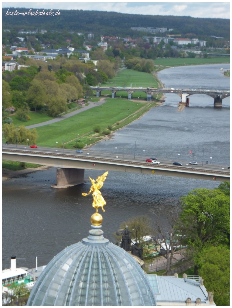 Sicht-von-der-Frauenkirche-über-Dresden-