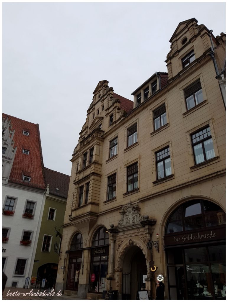 Auf dem Marktplatz-und-Straßen-von-Meißen